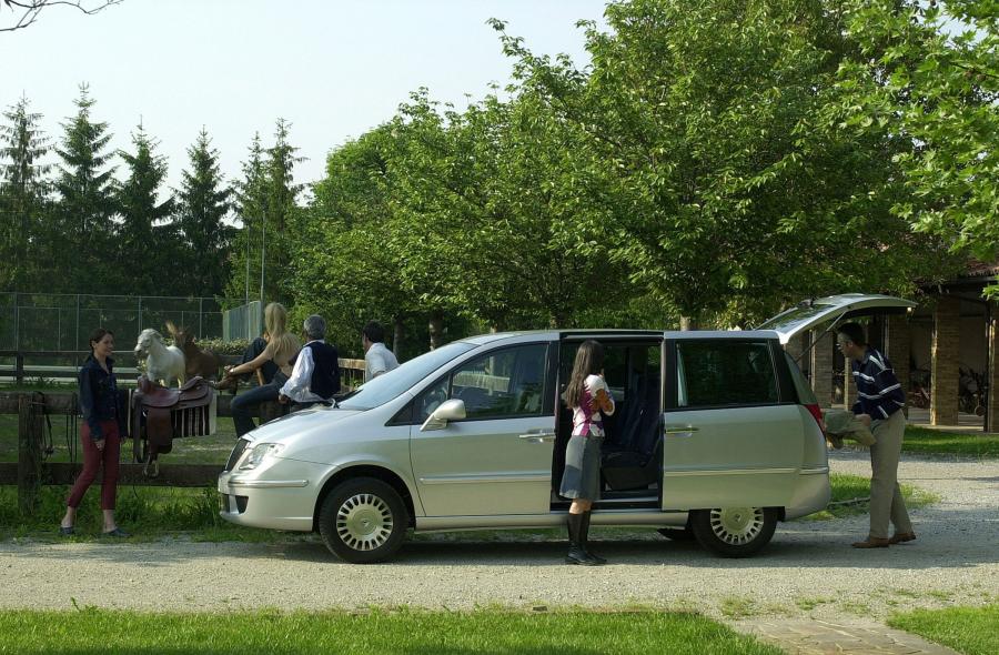  Lancia Phedra 2002 года  (фото 43 из 123)